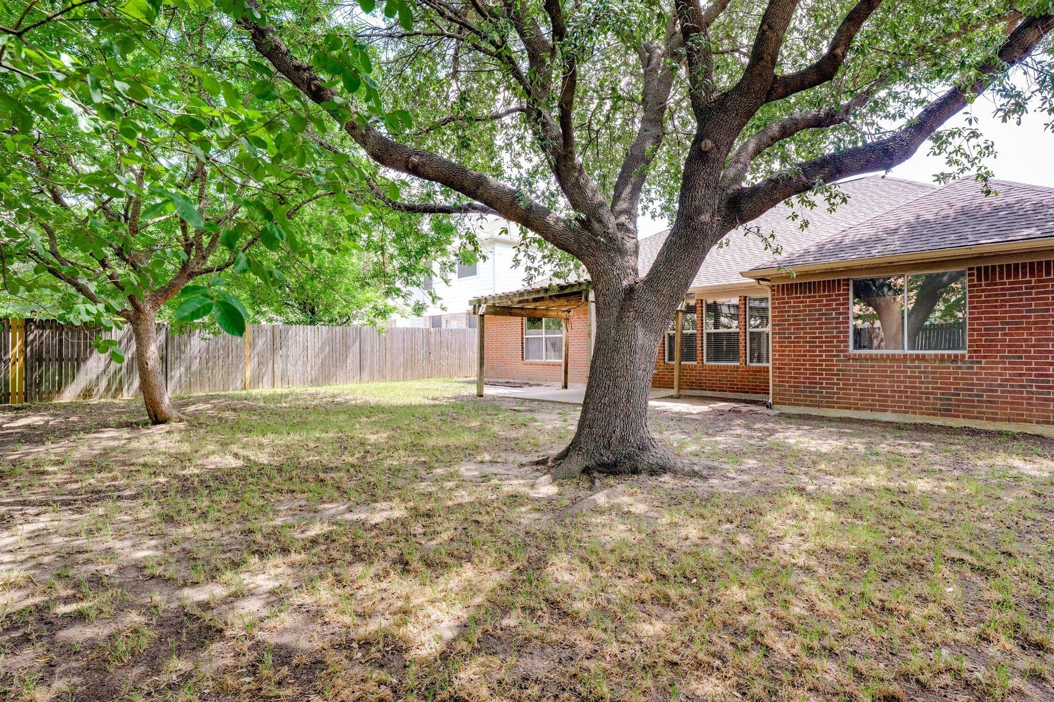 6234 St Leonard Drive Arlington TX 76001