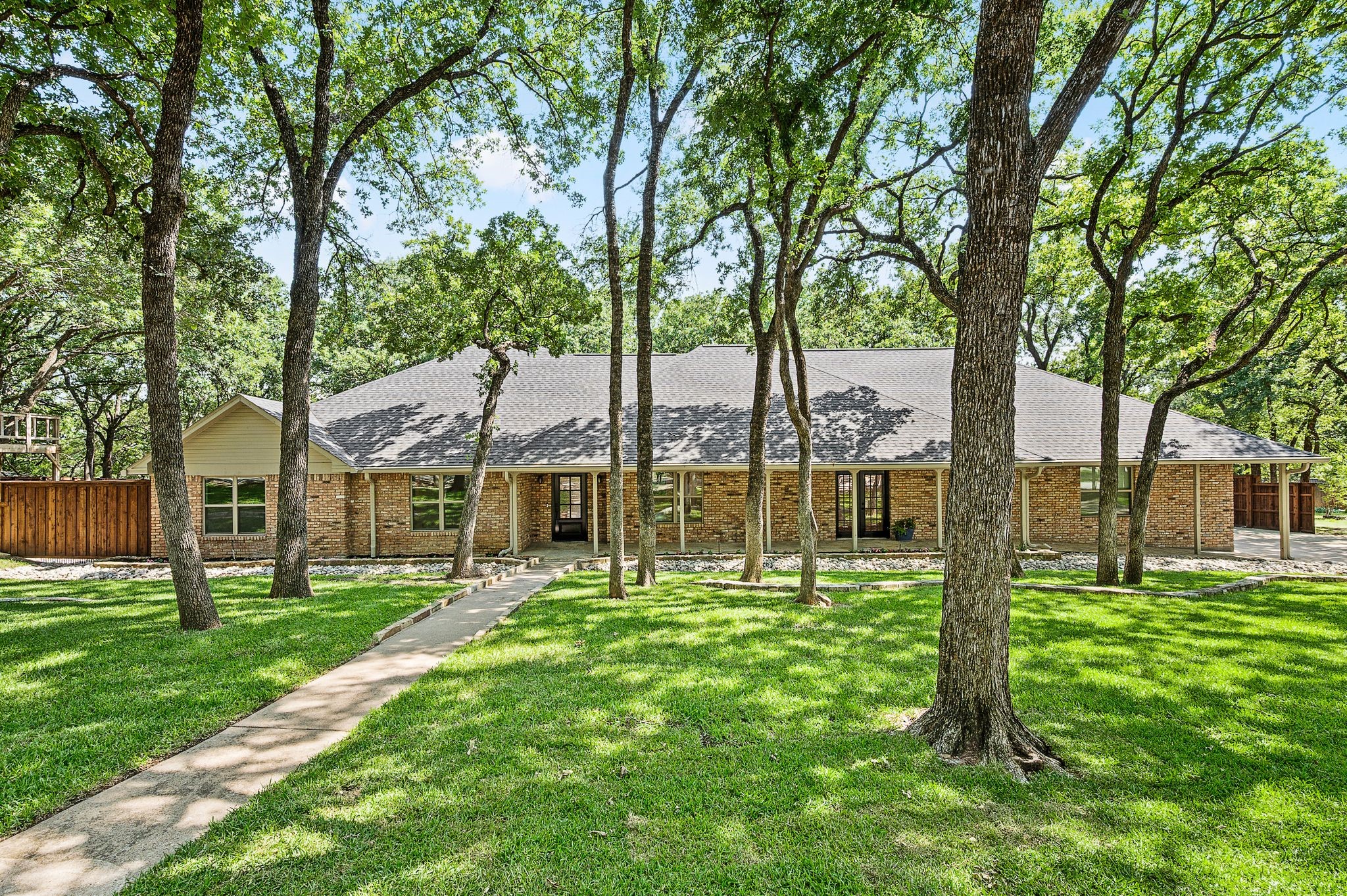 2335 Los Robles Street Grapevine TX 76051