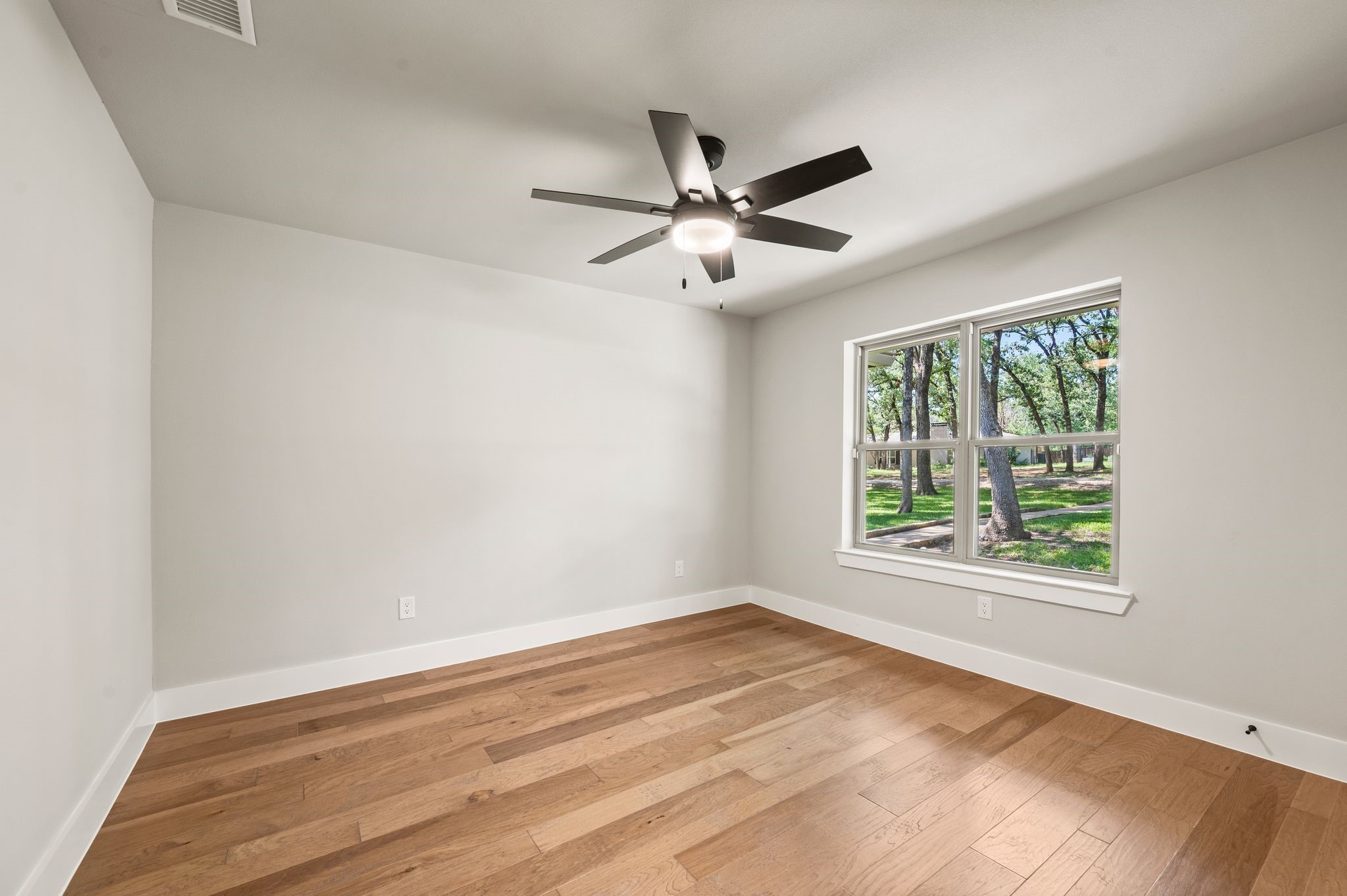 2335 Los Robles Street Grapevine TX 76051