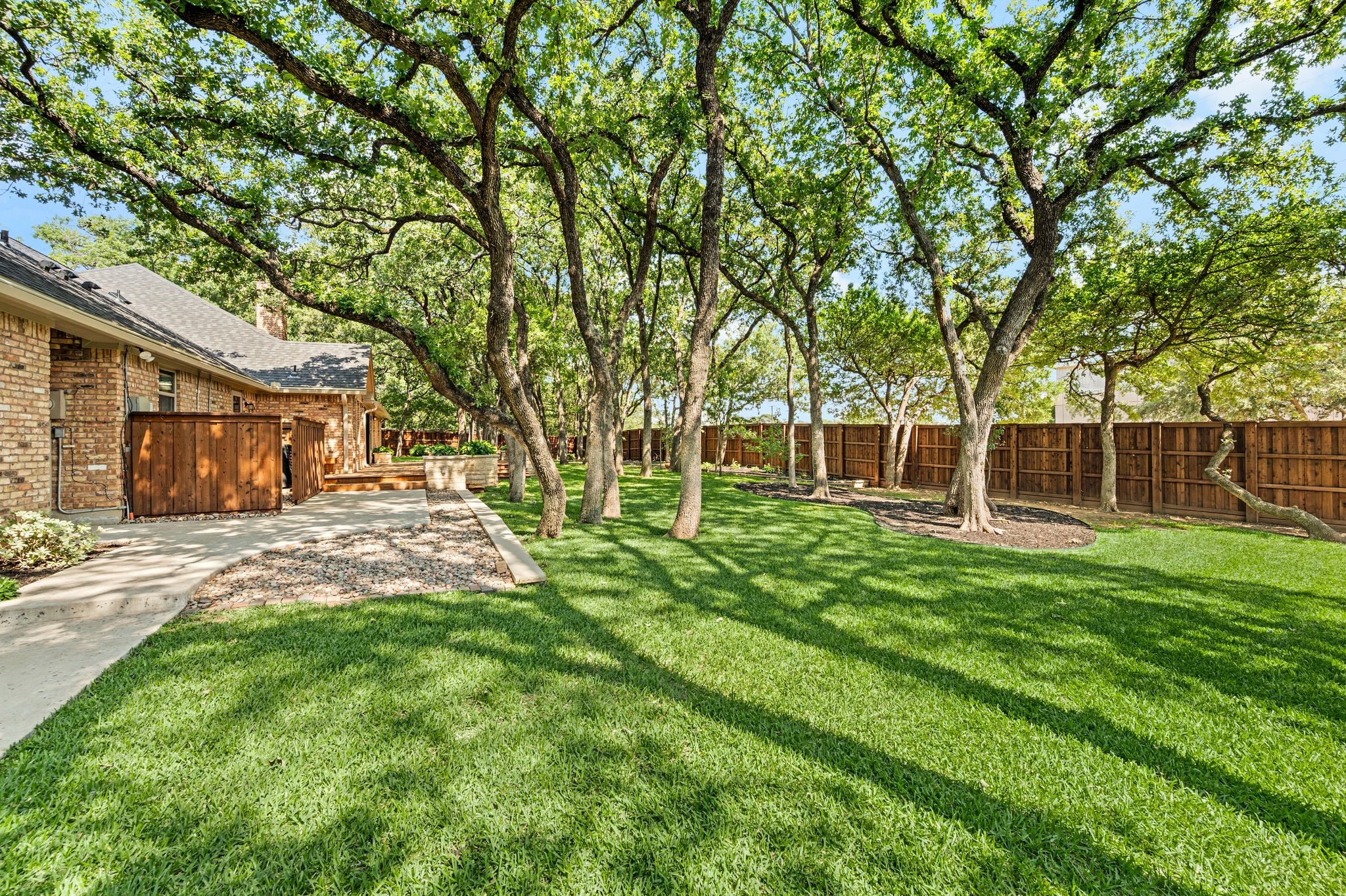 2335 Los Robles Street Grapevine TX 76051