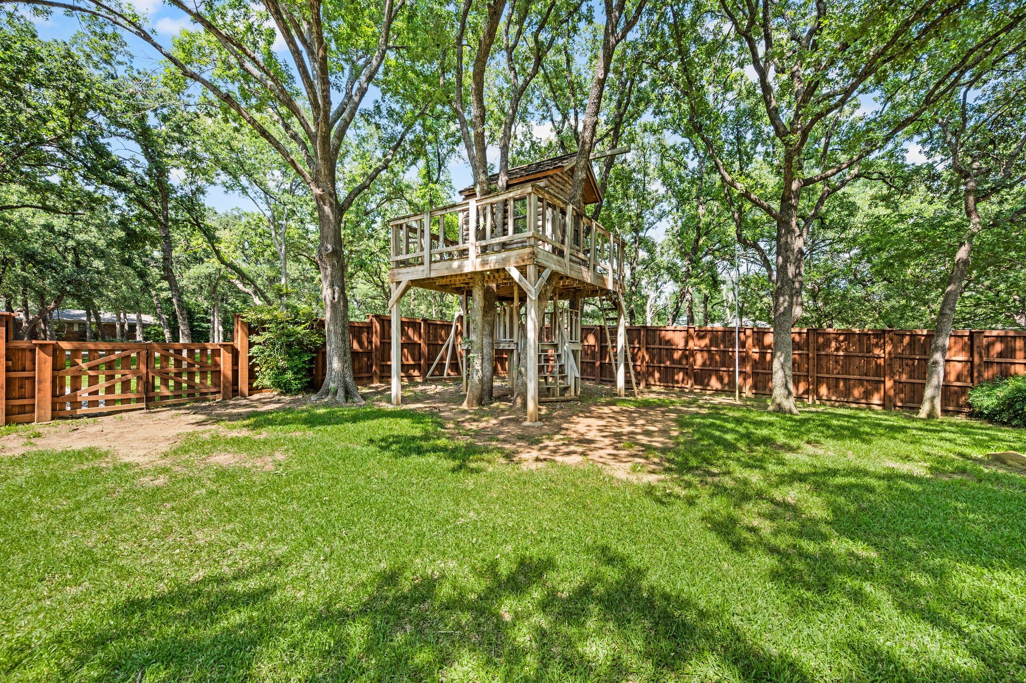 2335 Los Robles Street Grapevine TX 76051