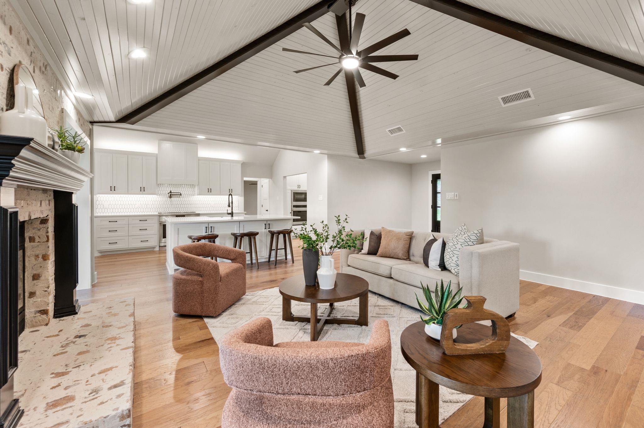 2335 Los Robles Street Grapevine TX 76051