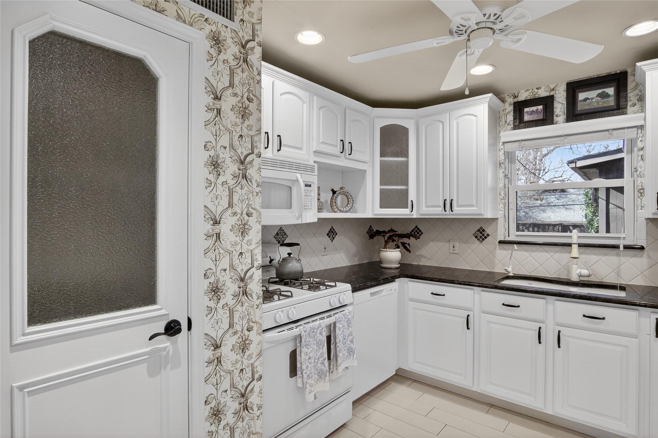 10329 Lake Gardens Drive Dallas TX 75218