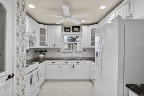 10329 Lake Gardens Drive Dallas TX 75218