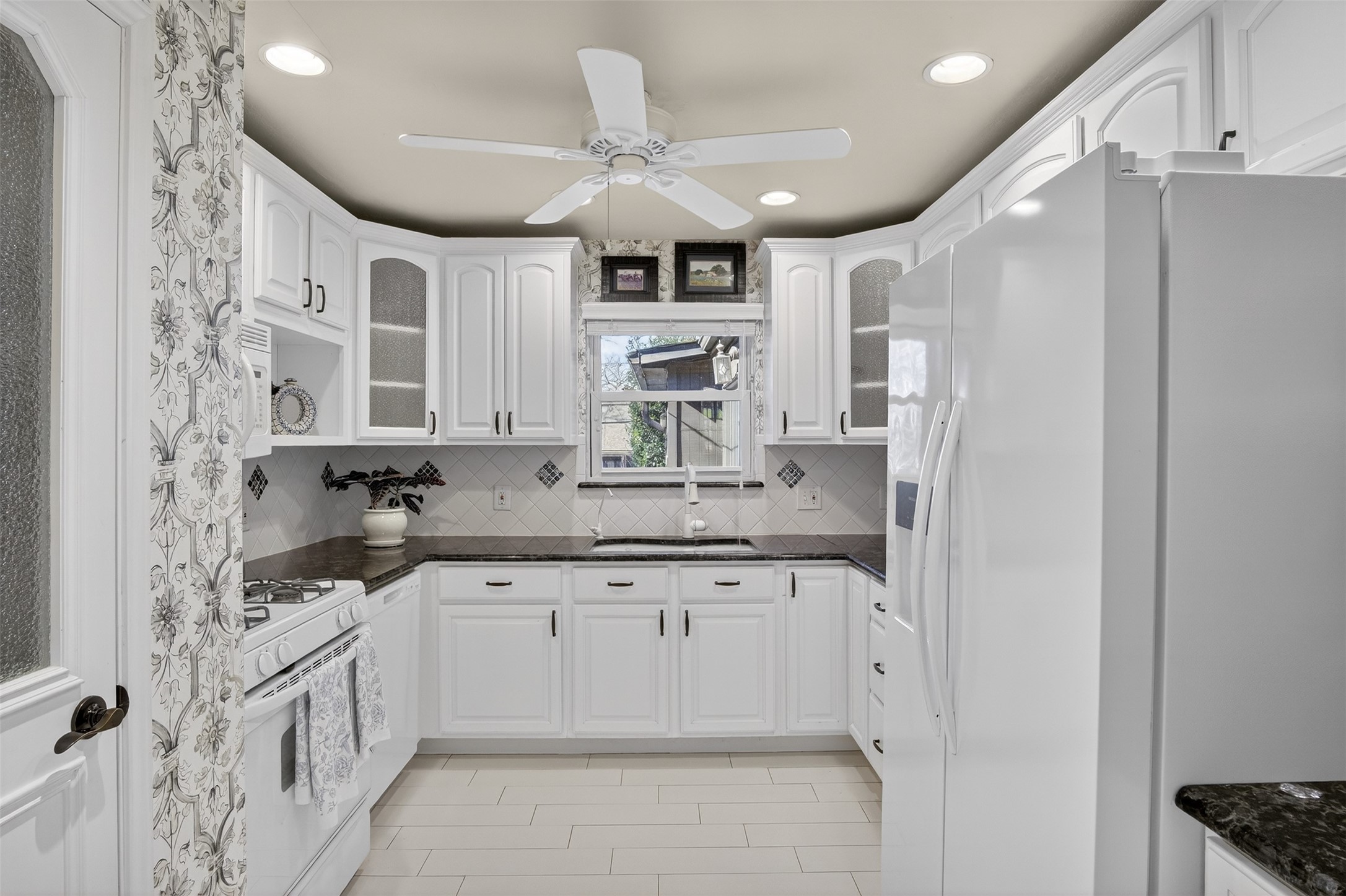 10329 Lake Gardens Drive Dallas TX 75218
