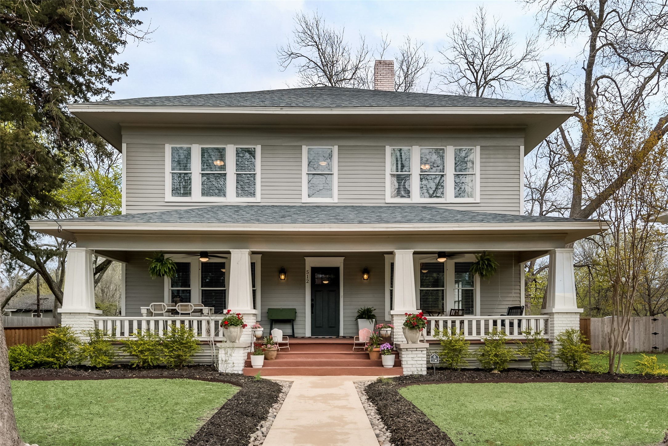 512 N College Street Waxahachie TX 75165