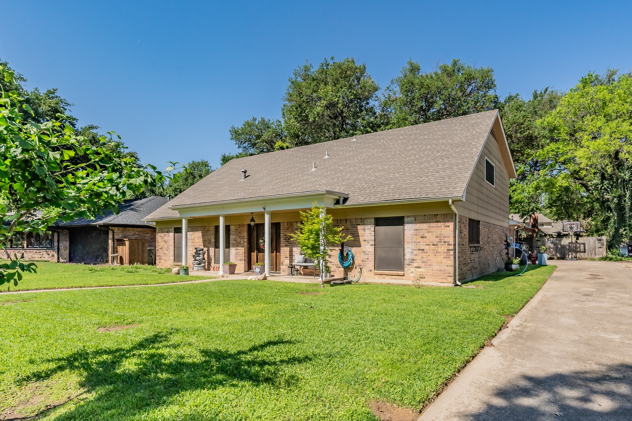 1810 Lakeside Drive Arlington TX 76013