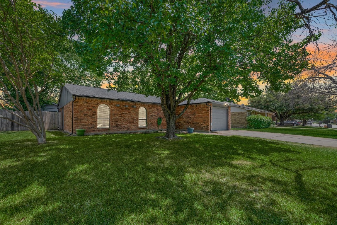 6404 Buckingham Trail North Richland Hills TX 76182