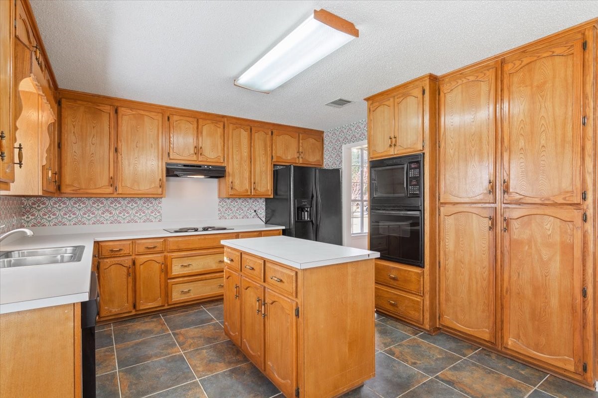 614 Wheatland Drive Waco TX 76657