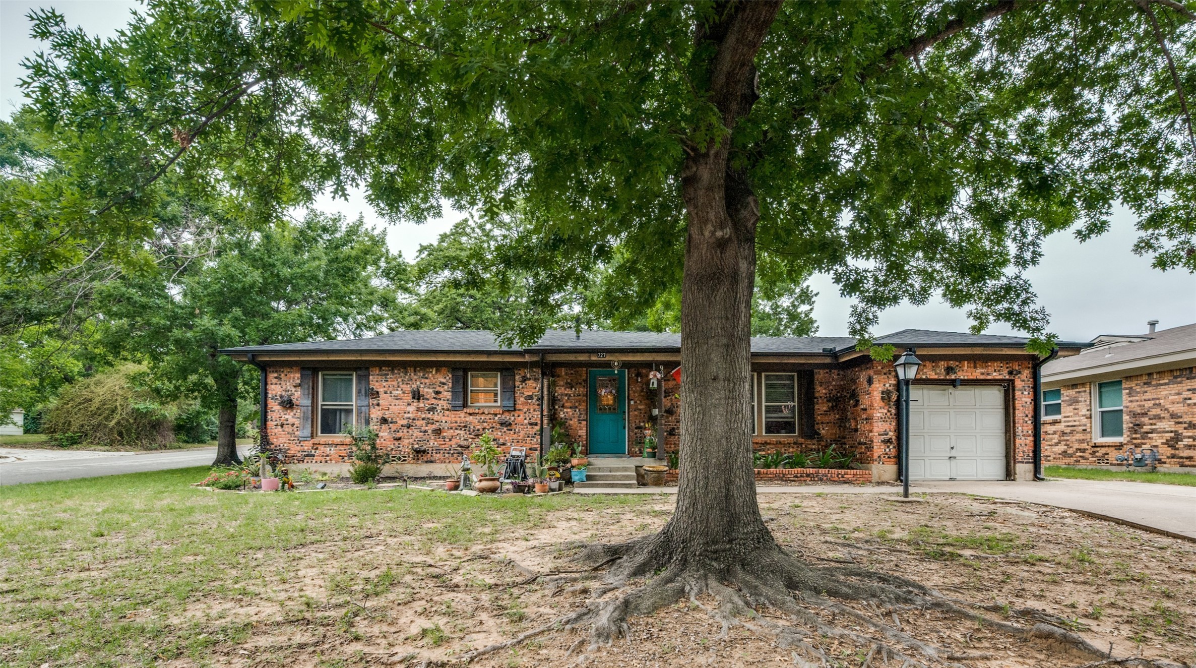 727 Norwood Drive Hurst TX 76053