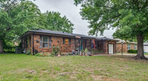727 Norwood Drive Hurst TX 76053