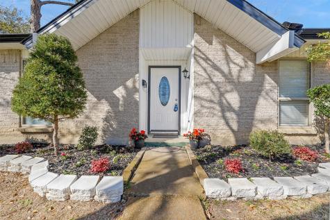 5217 Stagecoach Lane Garland TX 75043