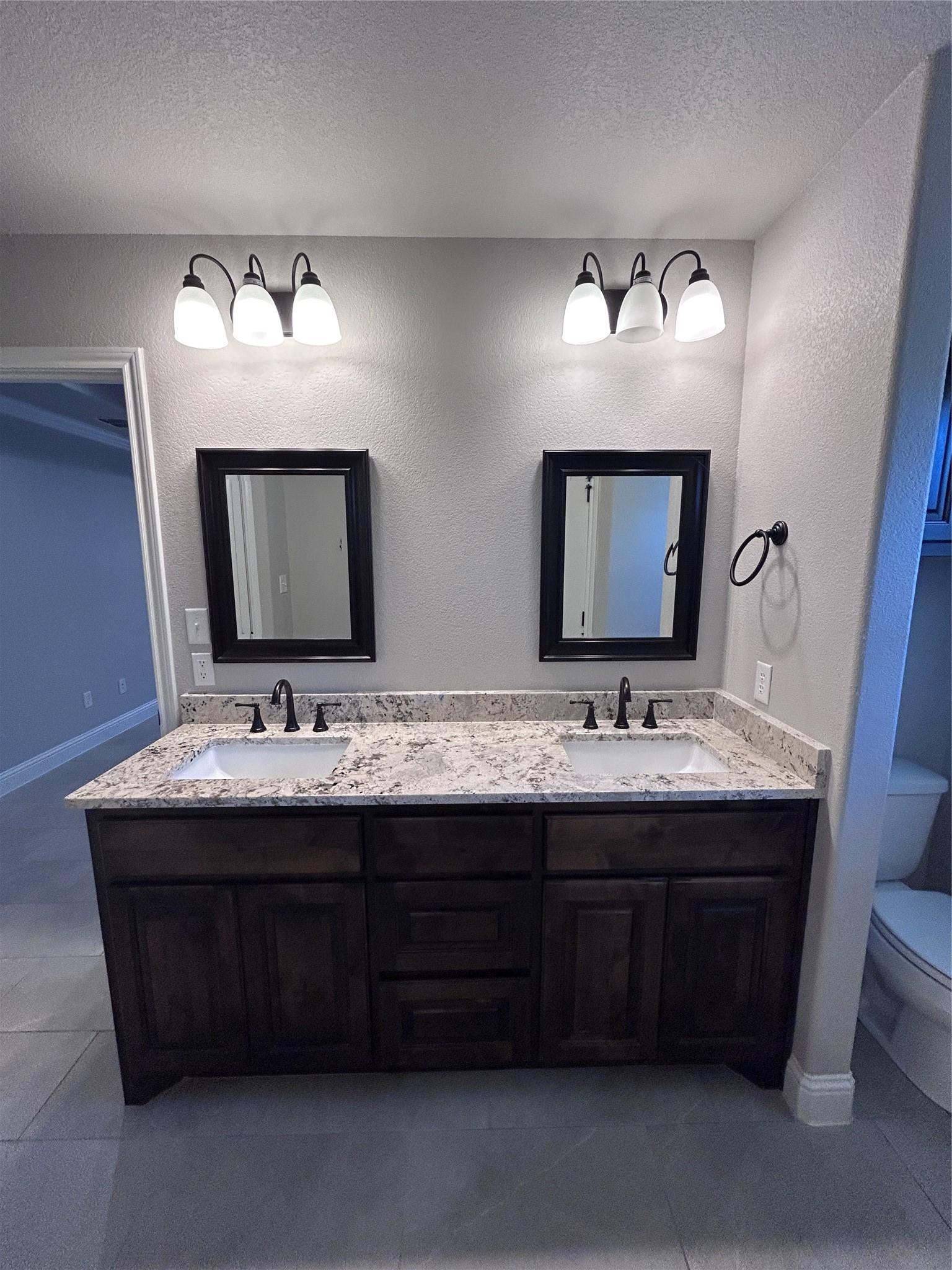 5416 Belaire Circle Granbury TX 76048