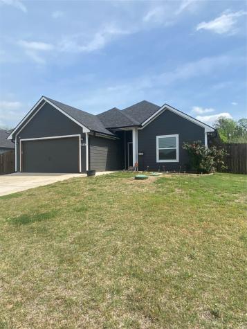 5416 Belaire Circle Granbury TX 76048