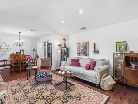 5320 Elkridge Drive Dallas TX 75227