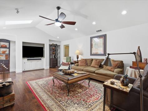 5320 Elkridge Drive Dallas TX 75227