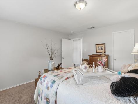 5320 Elkridge Drive Dallas TX 75227