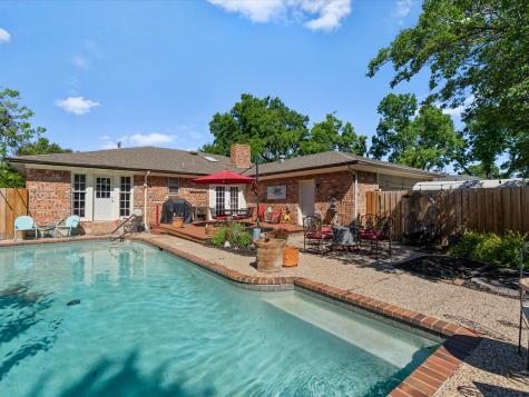 5320 Elkridge Drive Dallas TX 75227