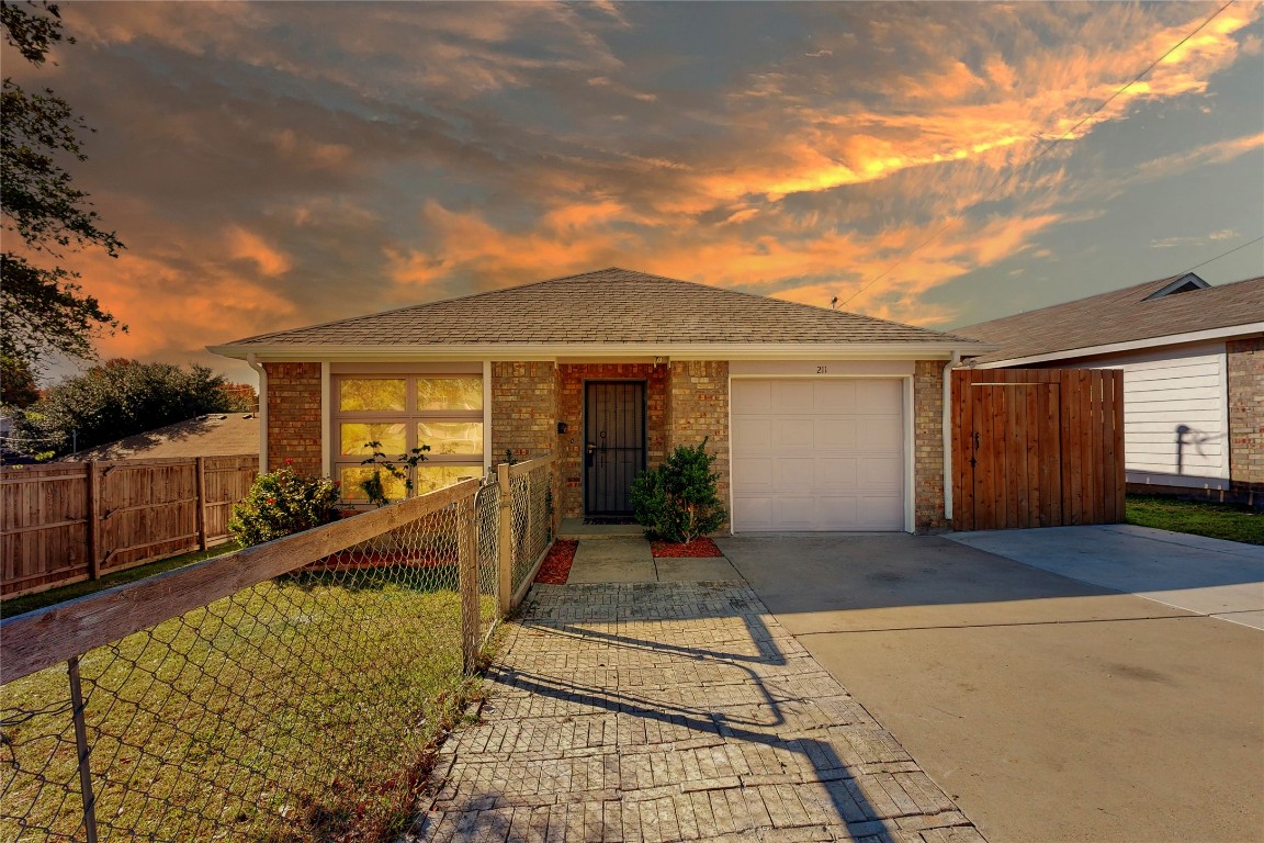211 Ezekial Avenue Dallas TX 75217