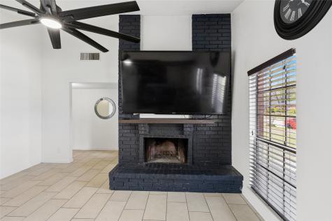 1905 Montana Trail Grand Prairie TX 75052