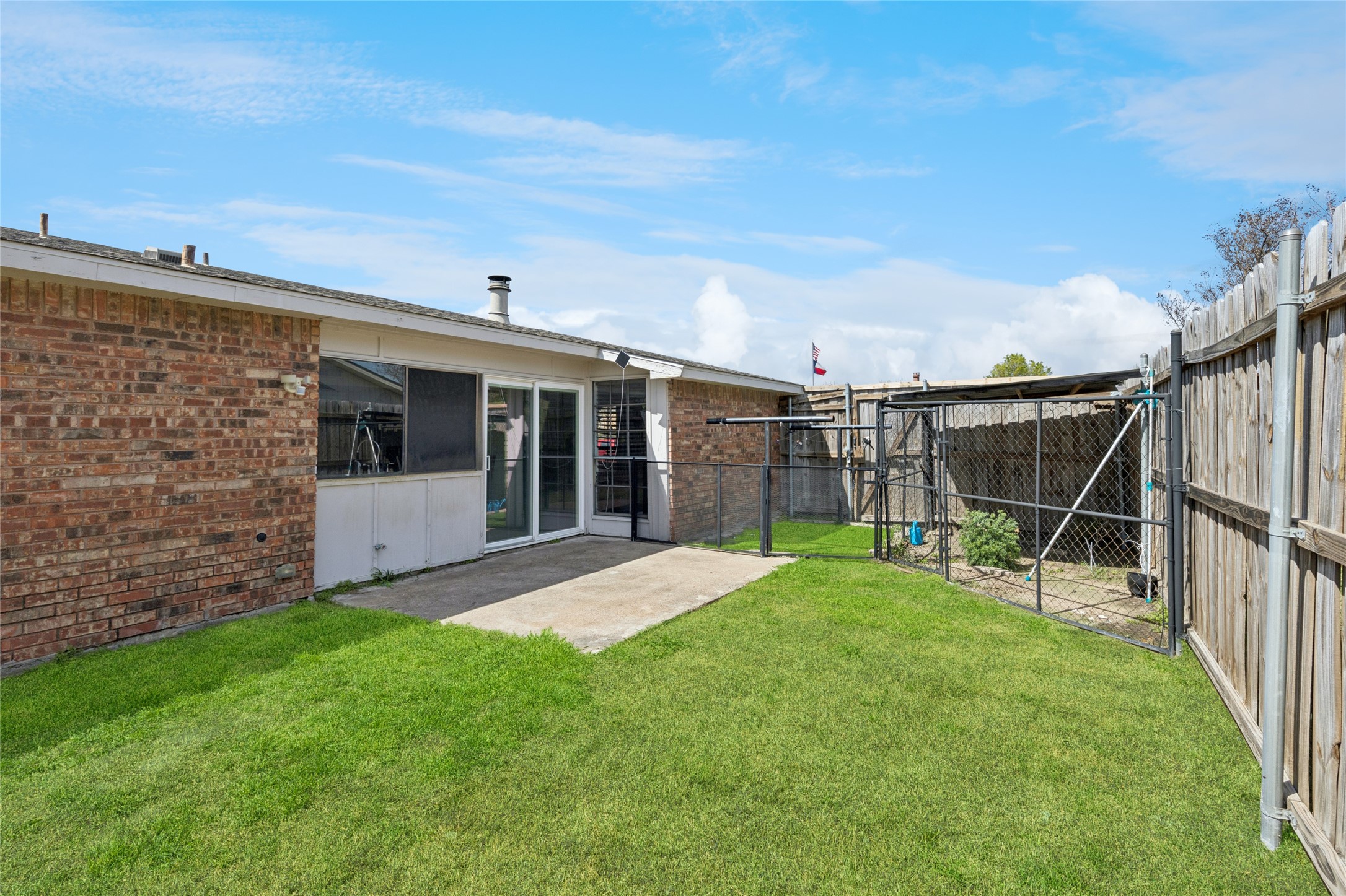 1905 Montana Trail Grand Prairie TX 75052