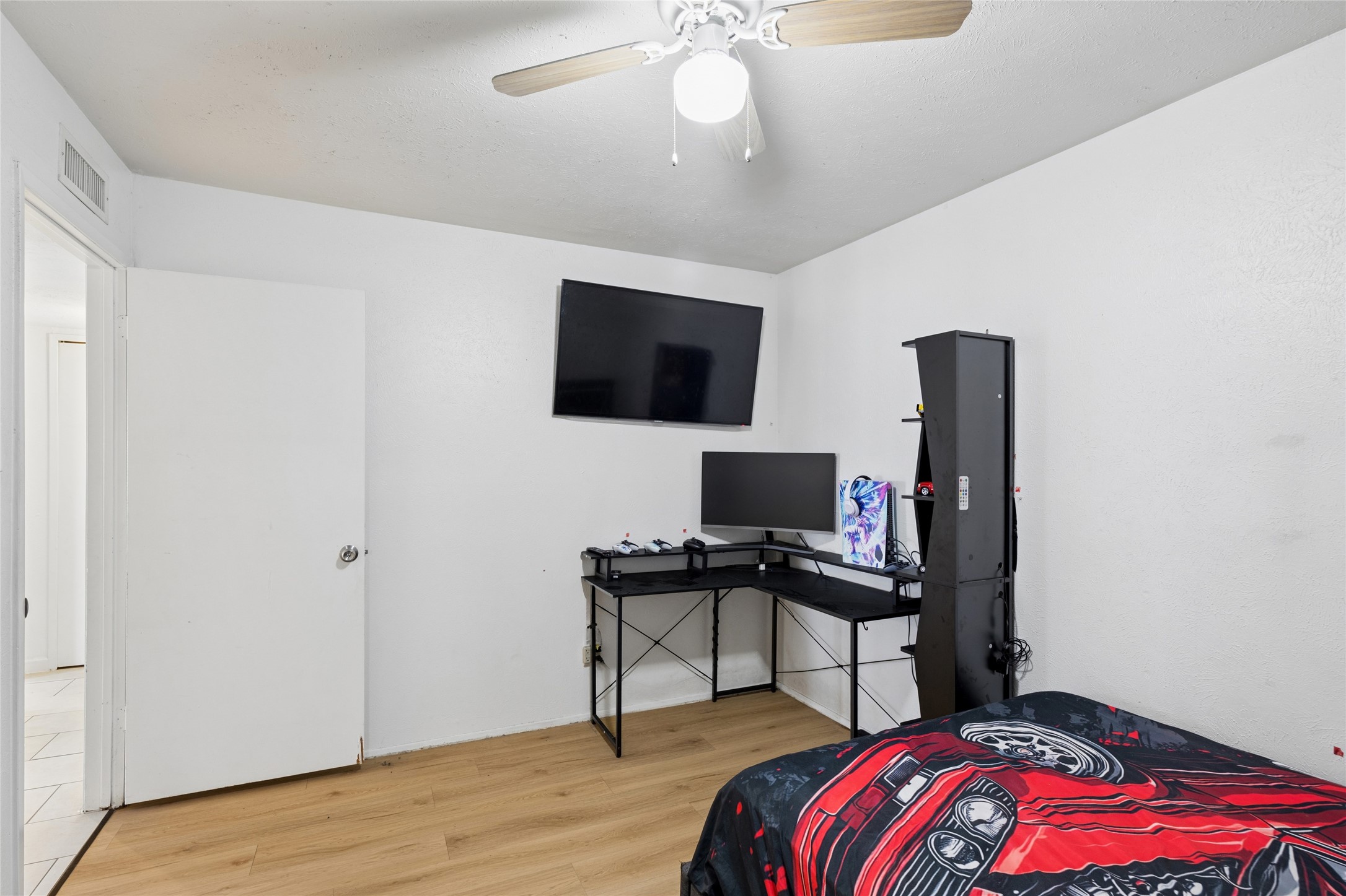 1905 Montana Trail Grand Prairie TX 75052