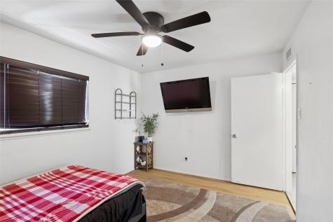 1905 Montana Trail Grand Prairie TX 75052