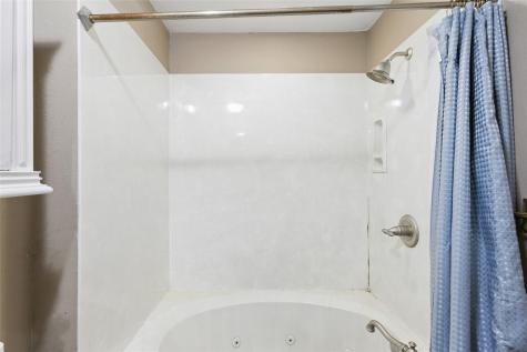 1905 Montana Trail Grand Prairie TX 75052