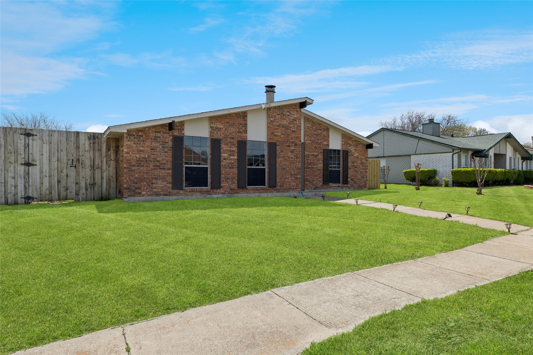 1905 Montana Trail Grand Prairie TX 75052
