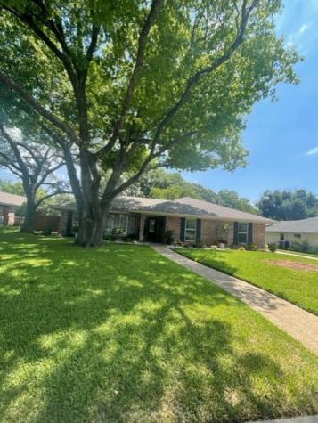 1721 Live Oak Valley Circle Waco TX 76710