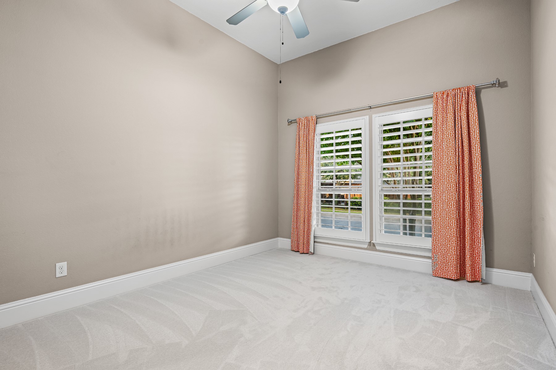 5843 Shoreside Bend Irving TX 75039
