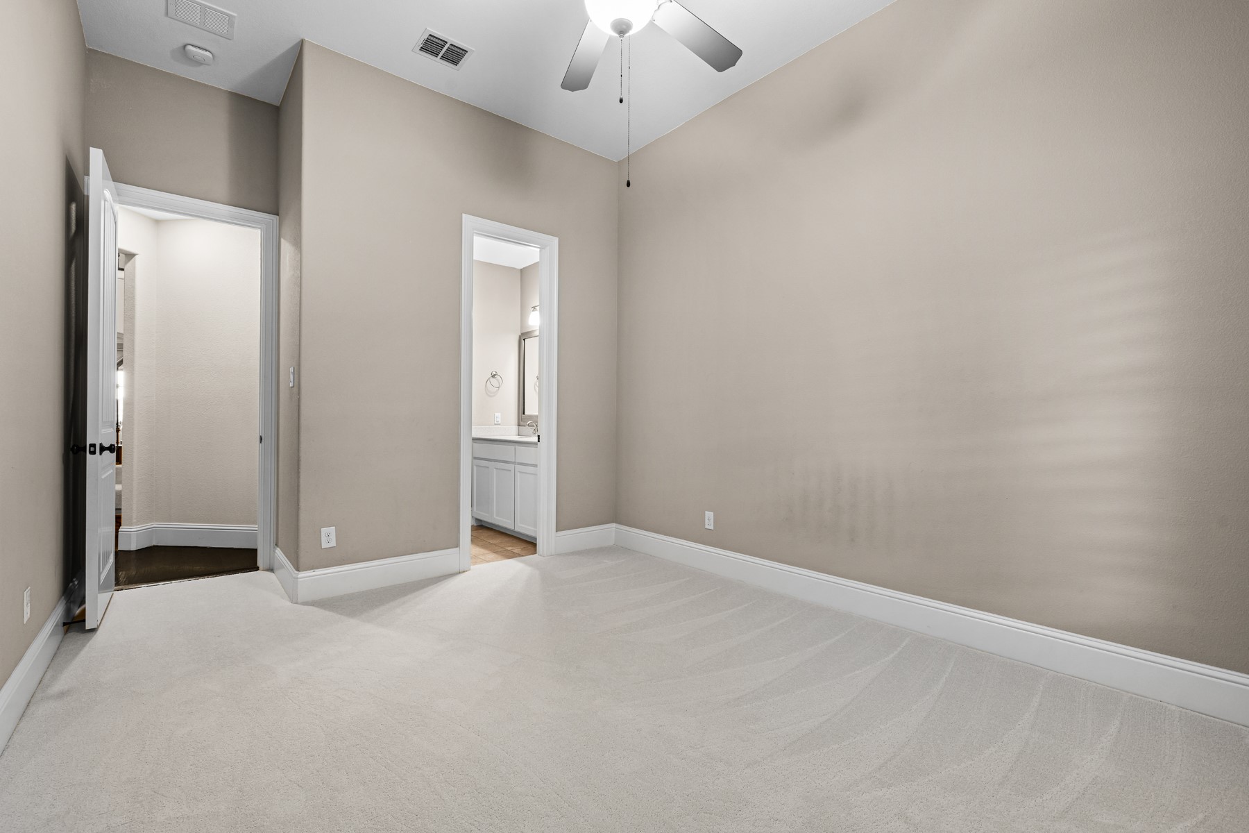 5843 Shoreside Bend Irving TX 75039