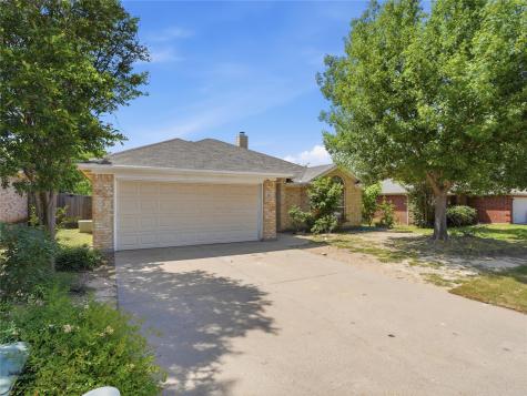 104 Adams Drive Crowley TX 76036