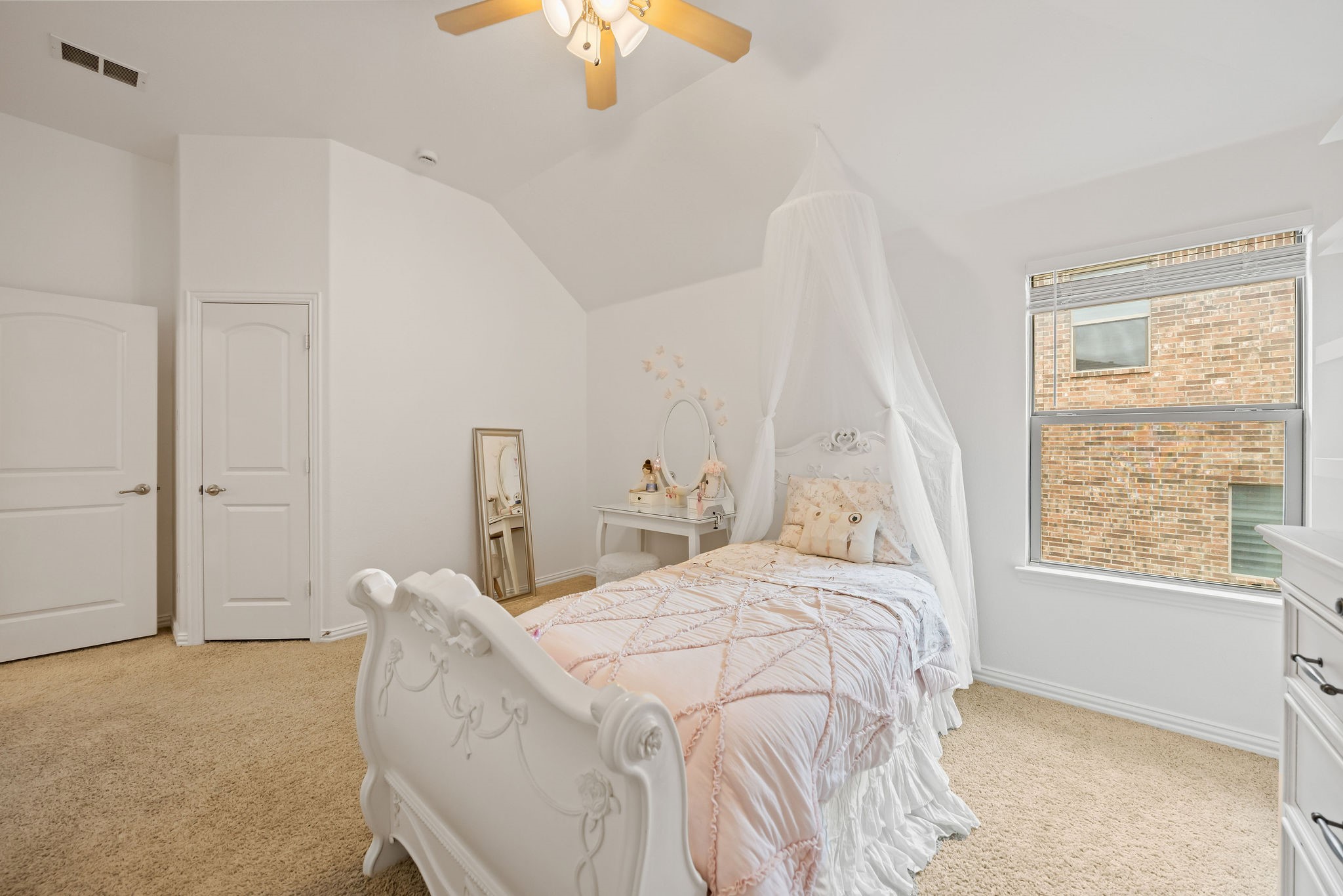 617 Wellington Drive Roanoke TX 76262