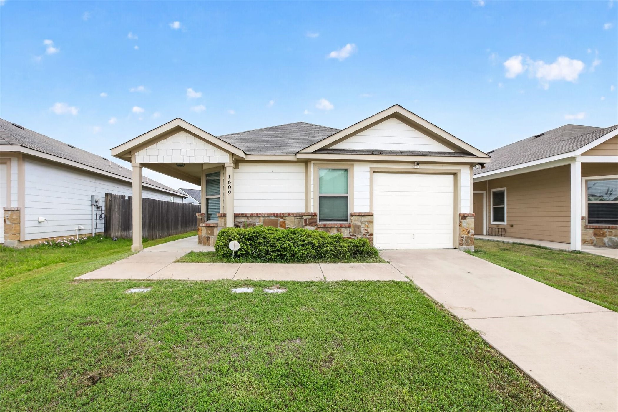 1609 Village Park Trail Burleson TX 76028