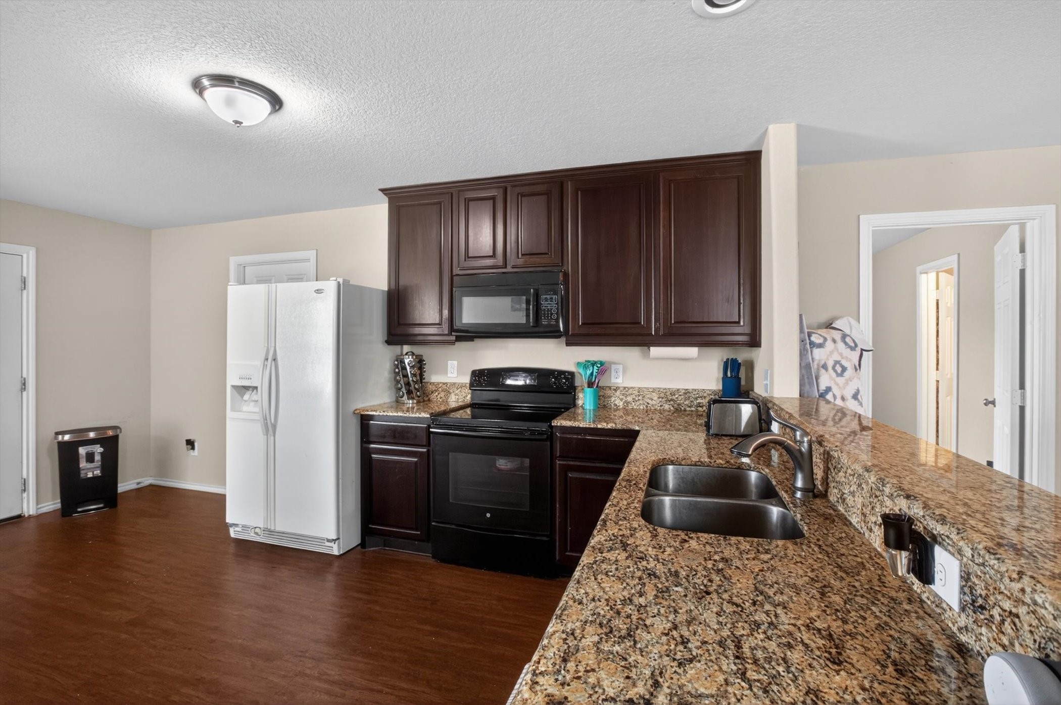 1609 Village Park Trail Burleson TX 76028