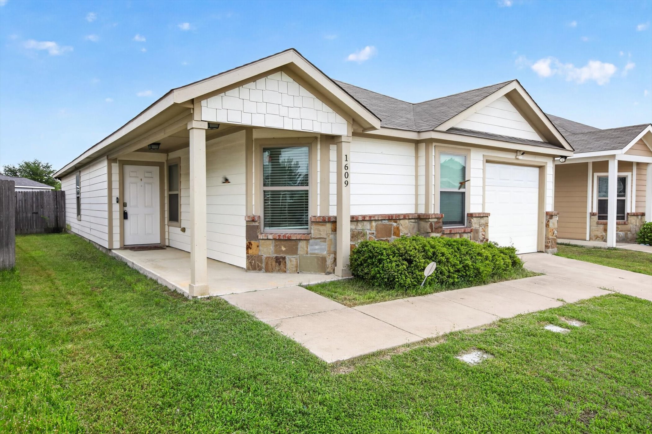 1609 Village Park Trail Burleson TX 76028