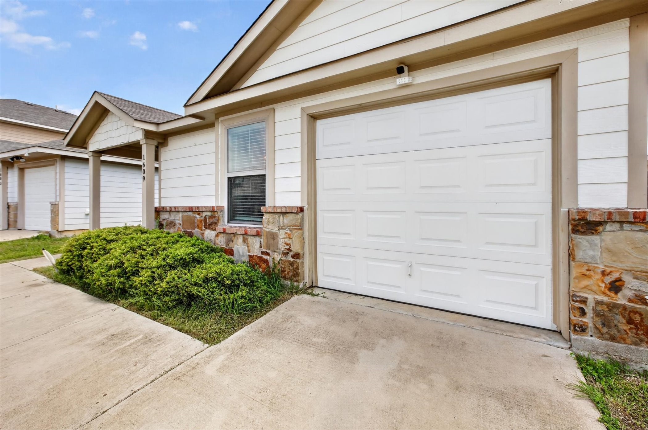 1609 Village Park Trail Burleson TX 76028