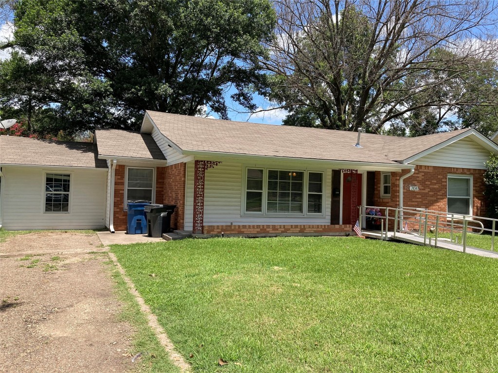 2104 W 1st Avenue Corsicana TX 75110