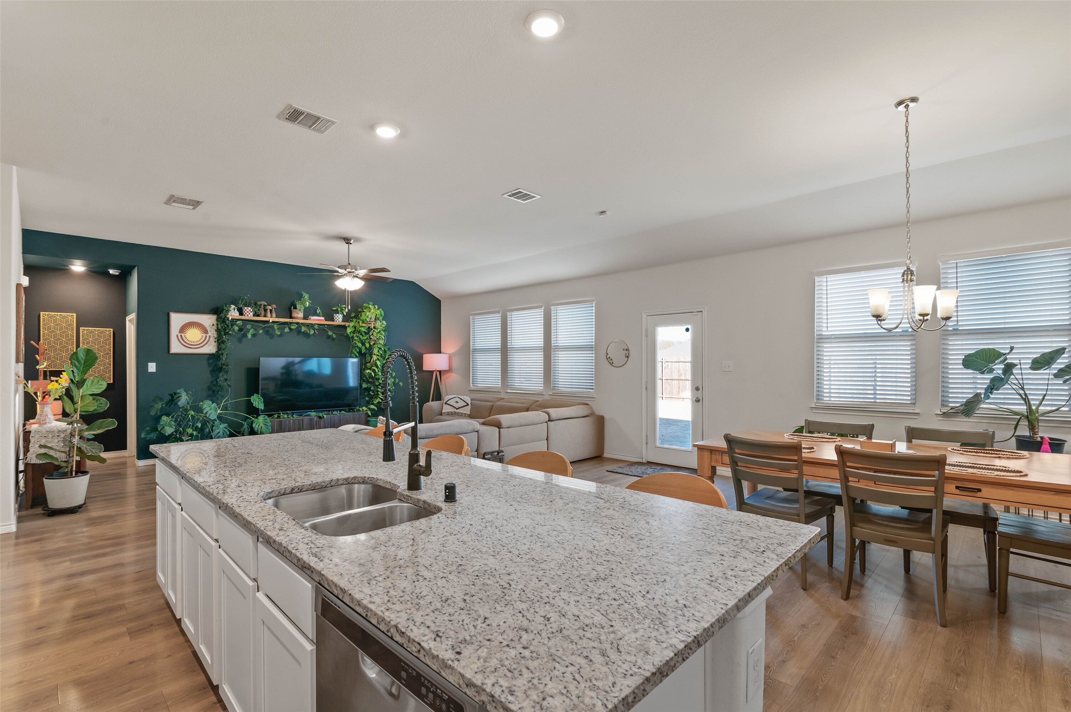 3816 Waldorf Drive Denton TX 76208