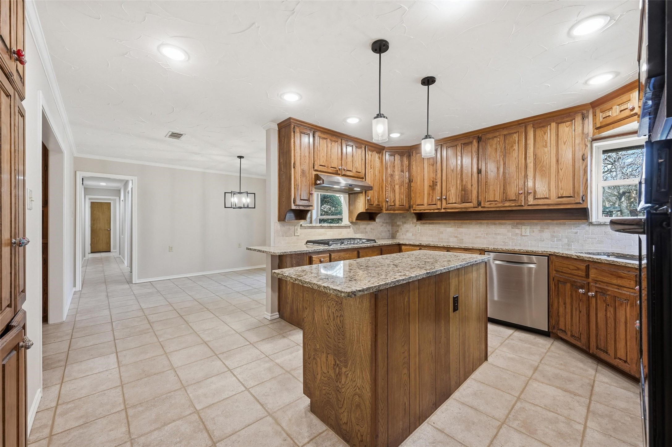 6208 Windsong Drive Arlington TX 76001