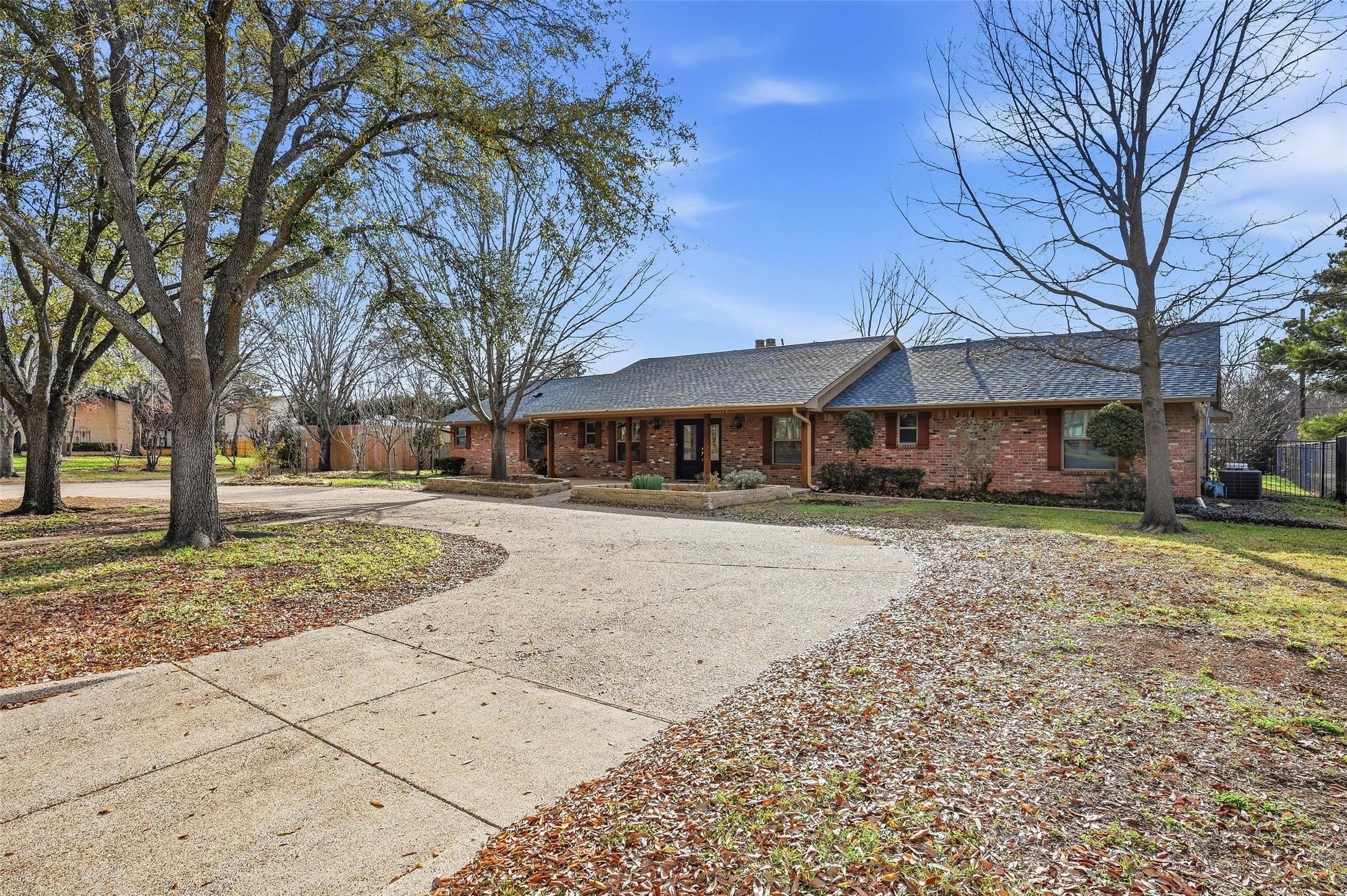 6208 Windsong Drive Arlington TX 76001