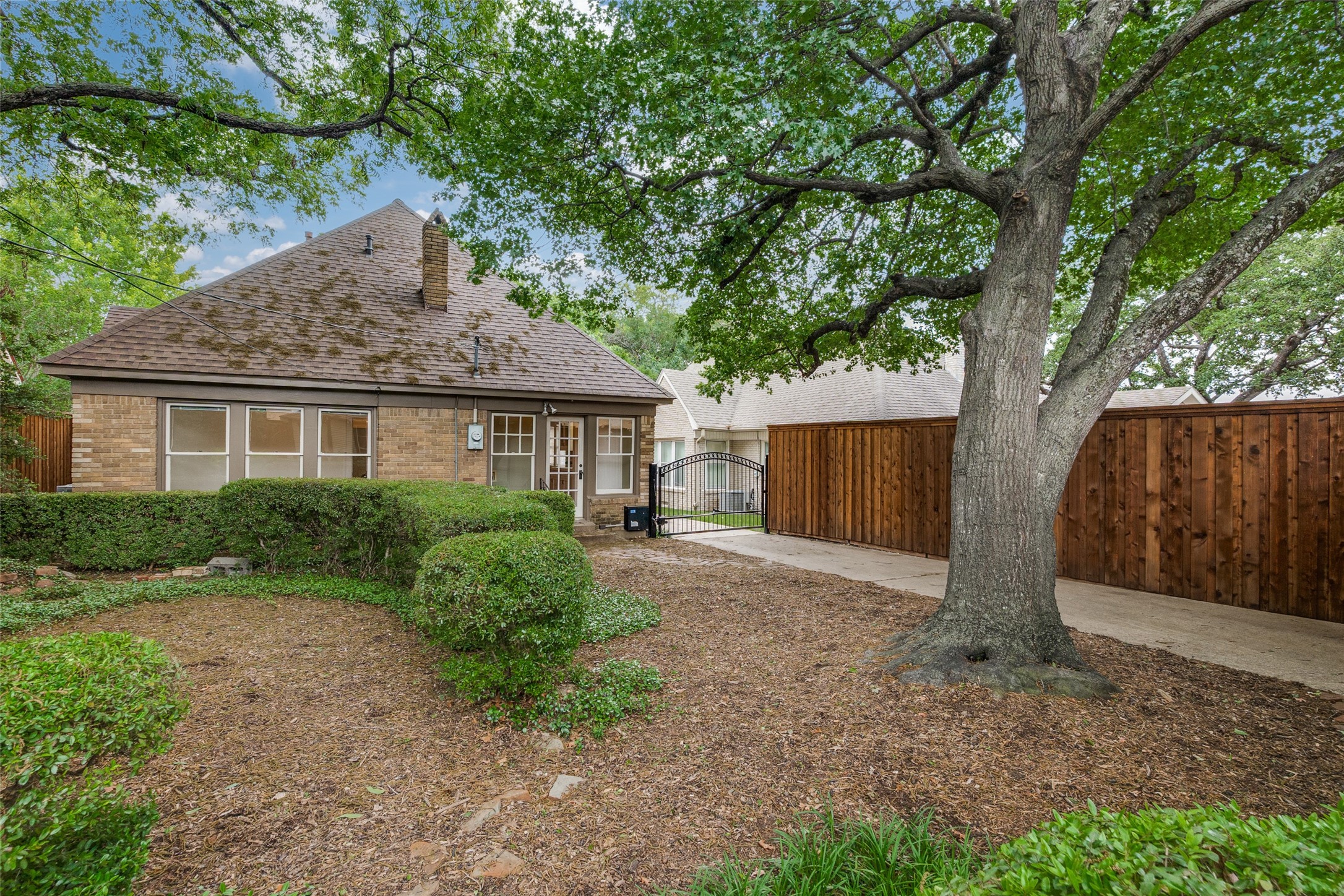 6139 La Vista Drive Dallas TX 75214