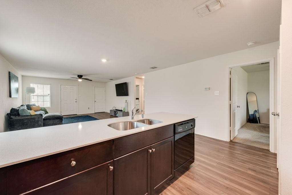 1806 Barrie Way Crandall TX 75114