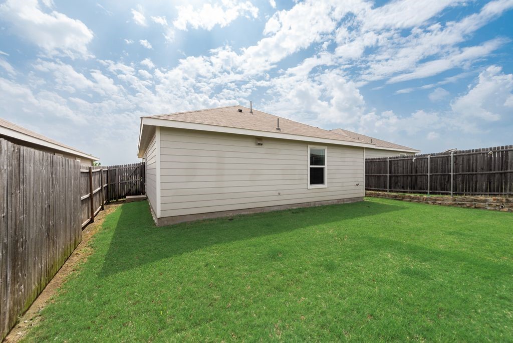 1806 Barrie Way Crandall TX 75114