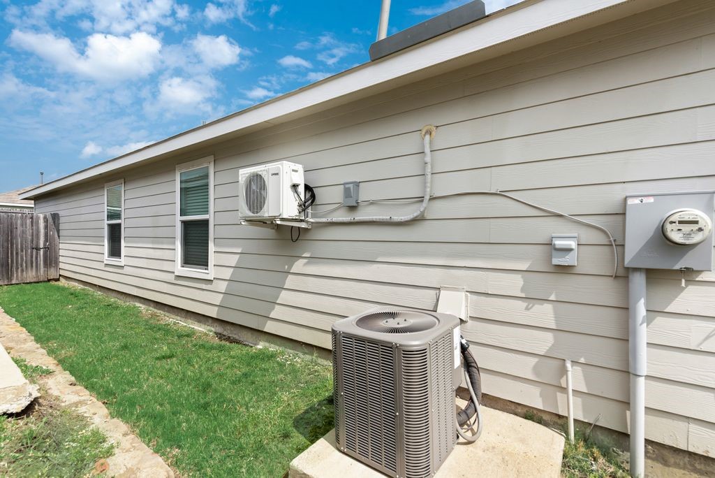 1806 Barrie Way Crandall TX 75114