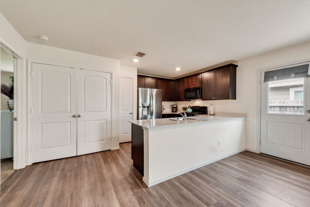 1806 Barrie Way Crandall TX 75114