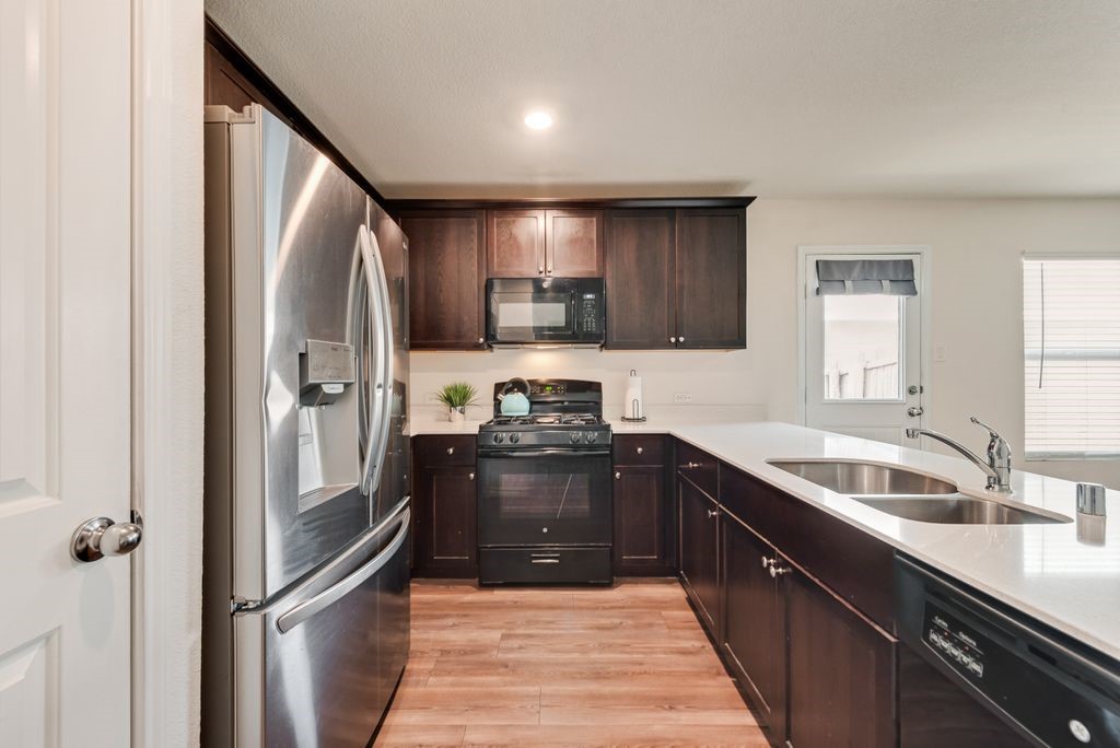 1806 Barrie Way Crandall TX 75114