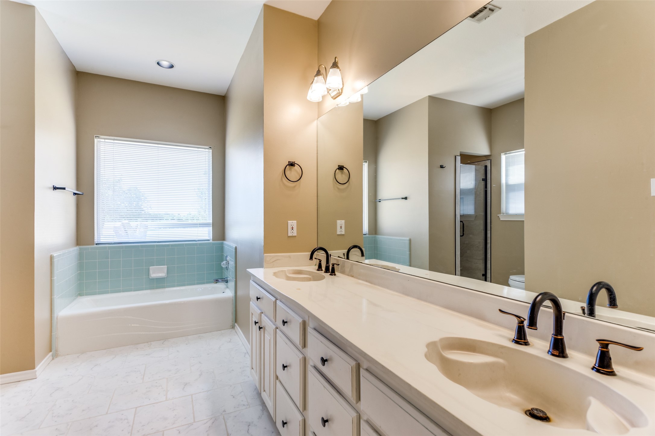 9879 W Highway 199 Poolville TX 76487