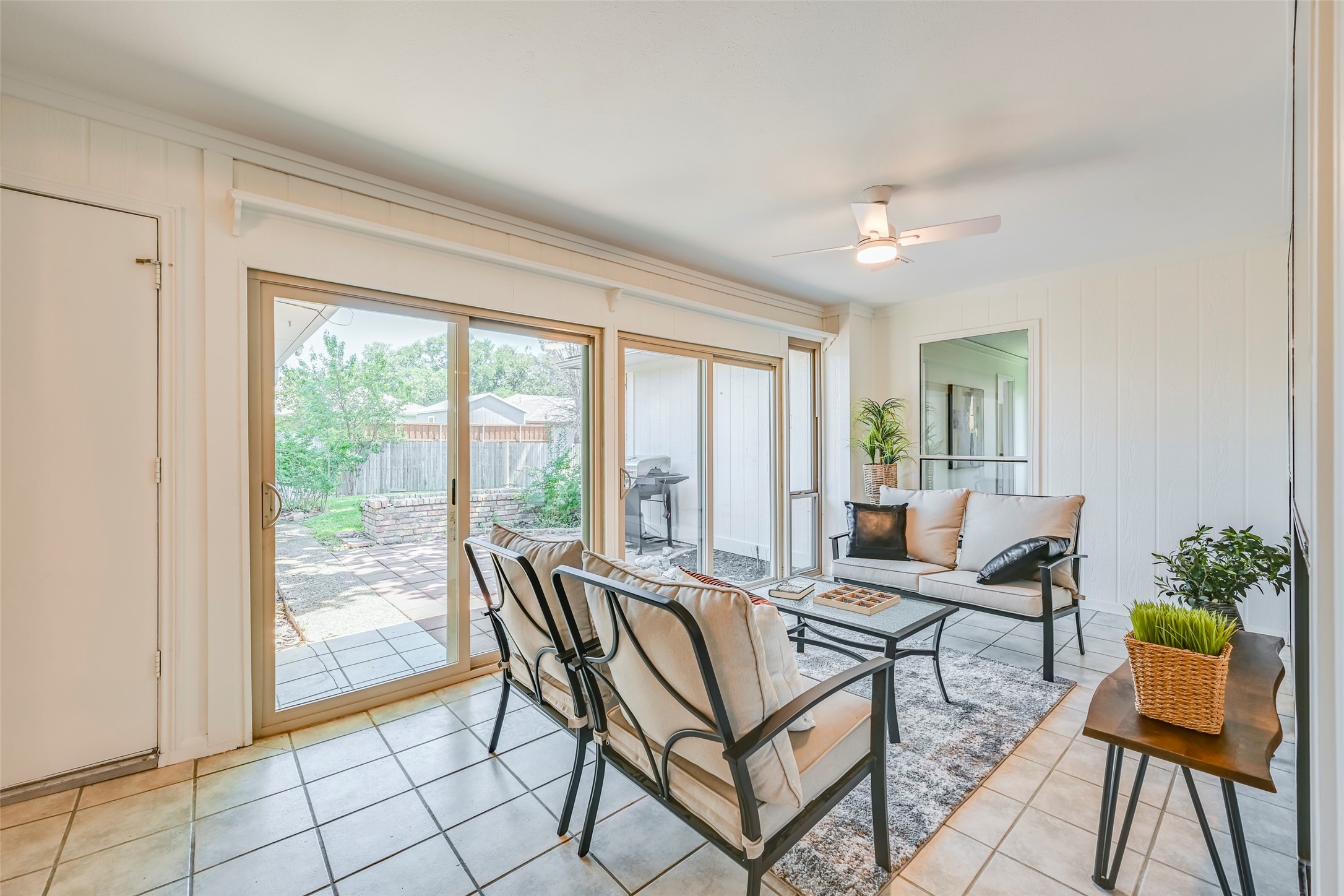 1913 Middle Glen Drive Carrollton TX 75007